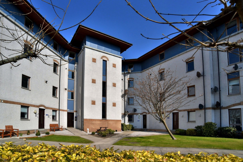 Bloomfield Court 165 21 7938