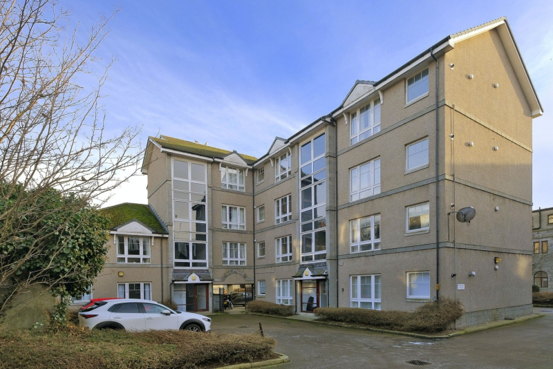 Charlotte Apartments 52 B 21 2852