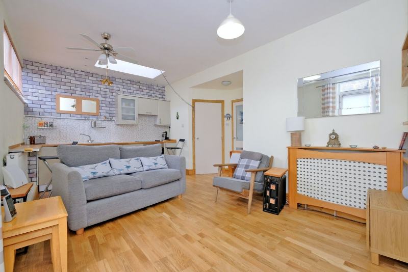 Forest Avenue Lane 721 4841