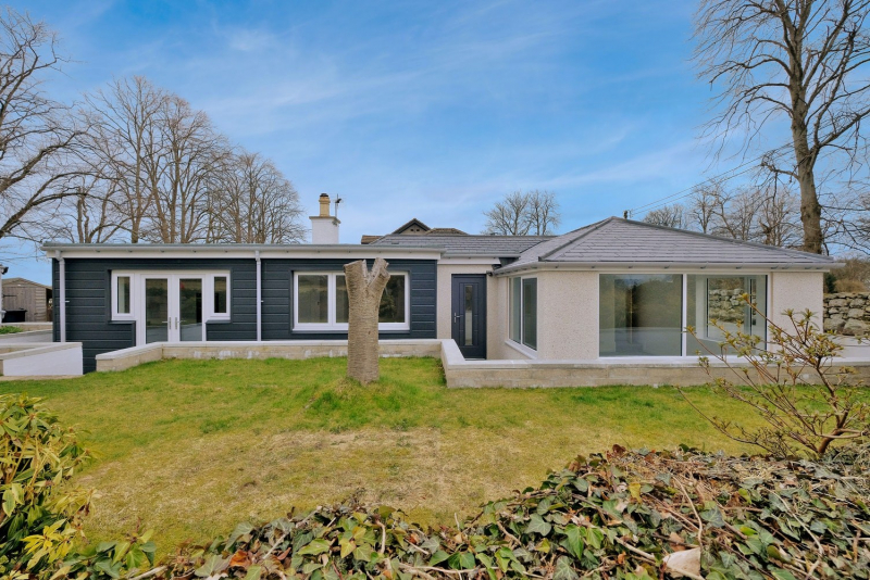 Newton Cottage 21 8102