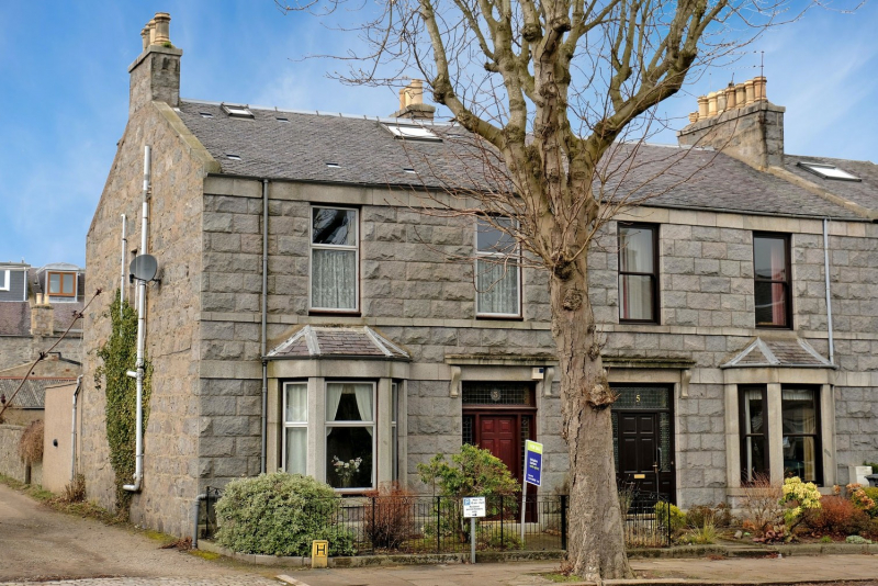 Roseberry Street 3 21 2801 NEW