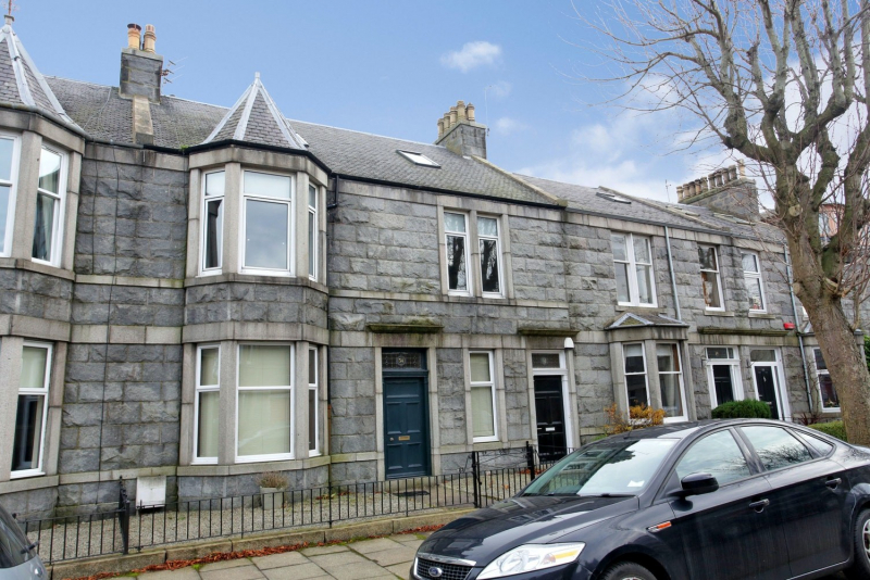 Rosebery Street 32 17 2363