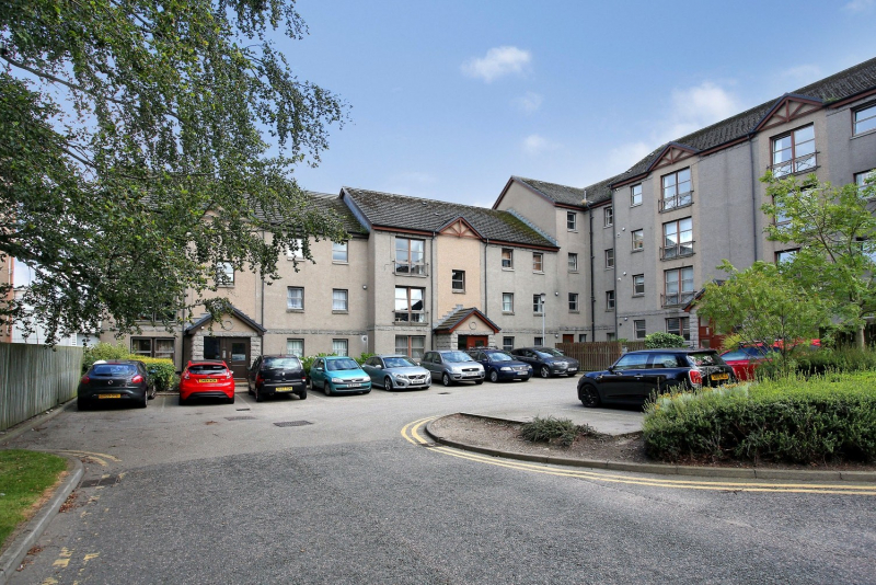 Roslin Place 64 19 6621